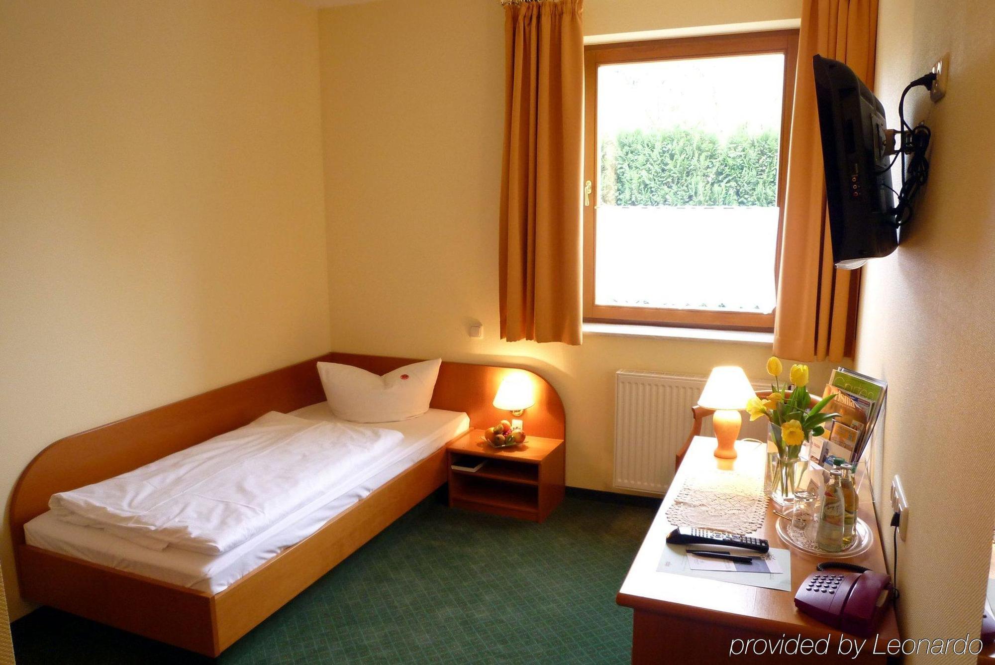 Landhotel Dresden Hotel 3*